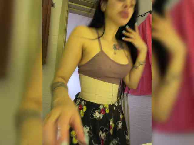 AprilRosse webcam