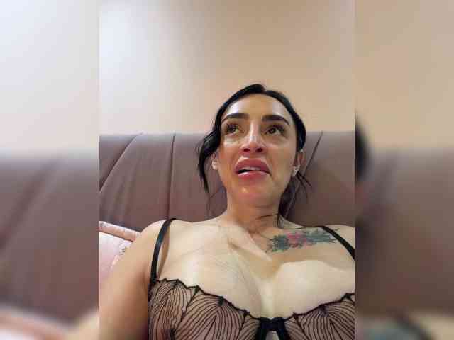 Model: AprilRosse