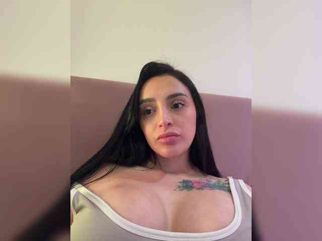 Modelo: AprilRosse