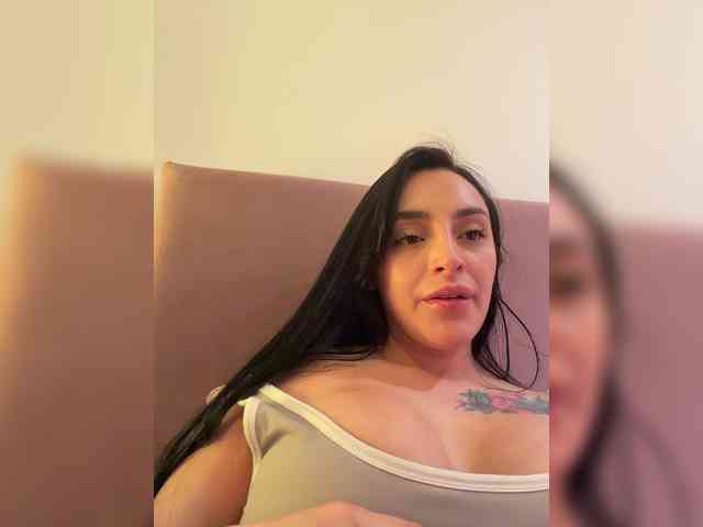 Model: AprilRosse