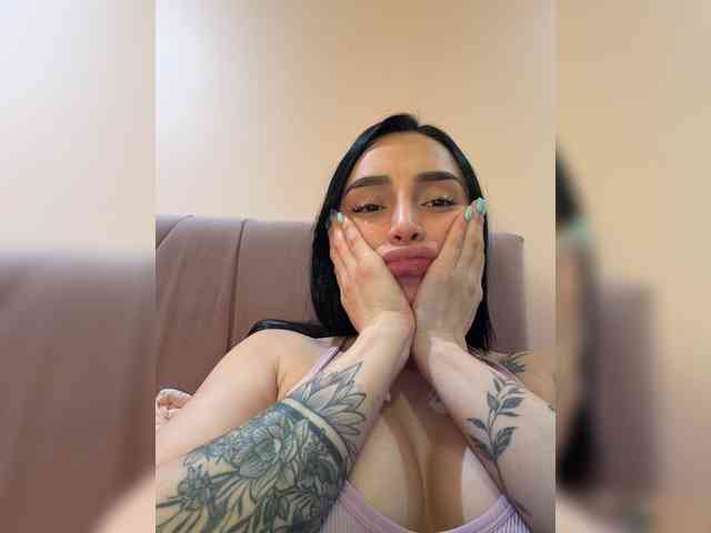 AprilRosse webcam