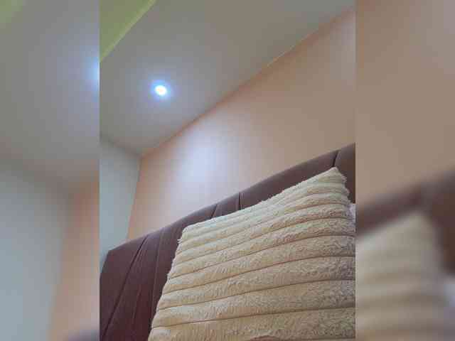 AprilRosse webcam