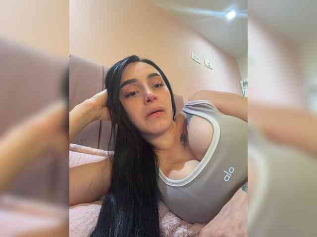 AprilRosse webcam