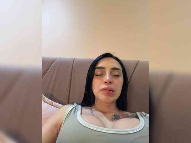 AprilRosse webcam