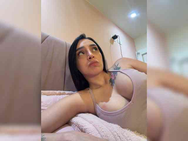 AprilRosse webcam