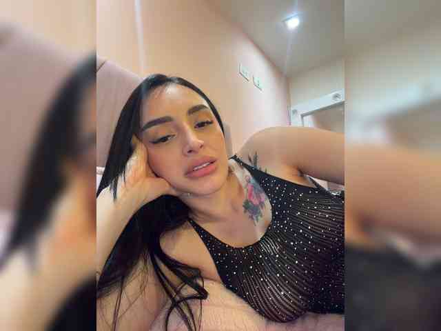 AprilRosse webcam
