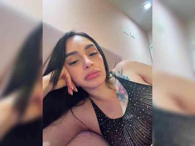 Modelo: AprilRosse