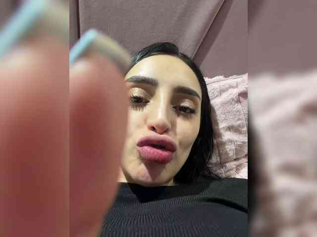 AprilRosse webcam
