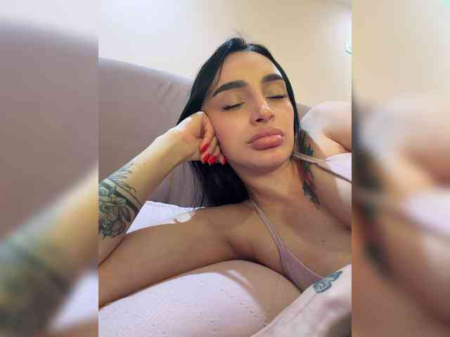 AprilRosse webcam