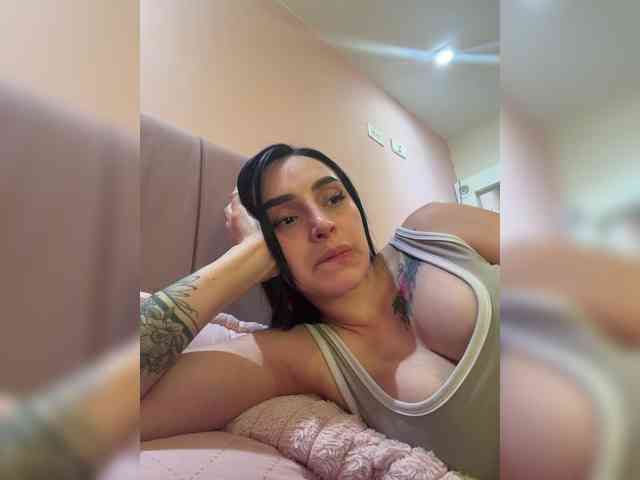 AprilRosse webcam
