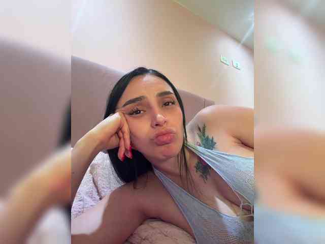 AprilRosse webcam