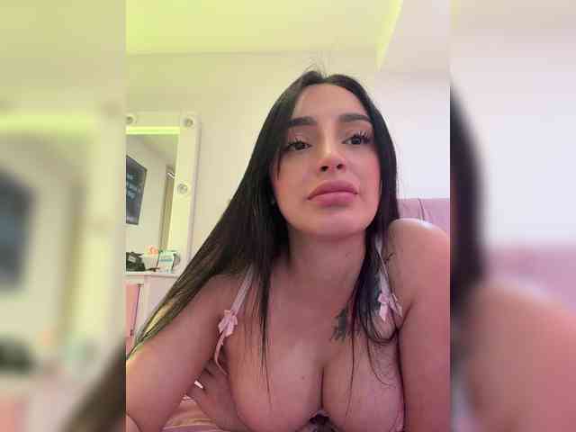 AprilRosse webcam