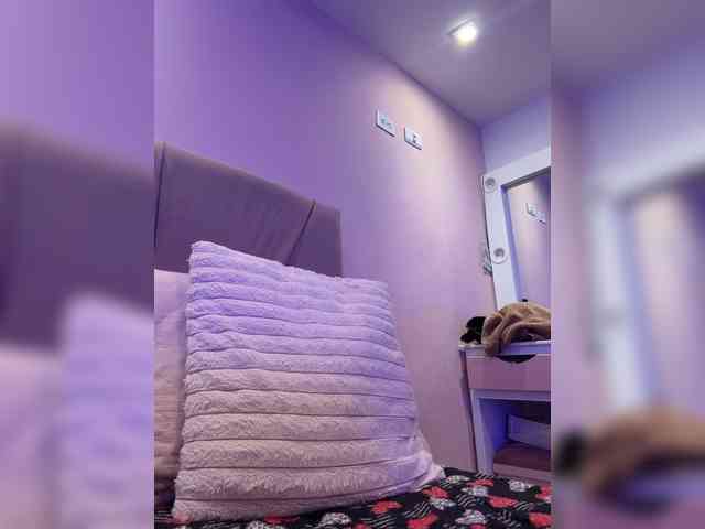 AprilRosse webcam