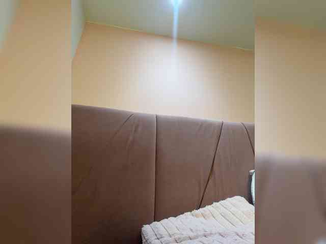 AprilRosse webcam