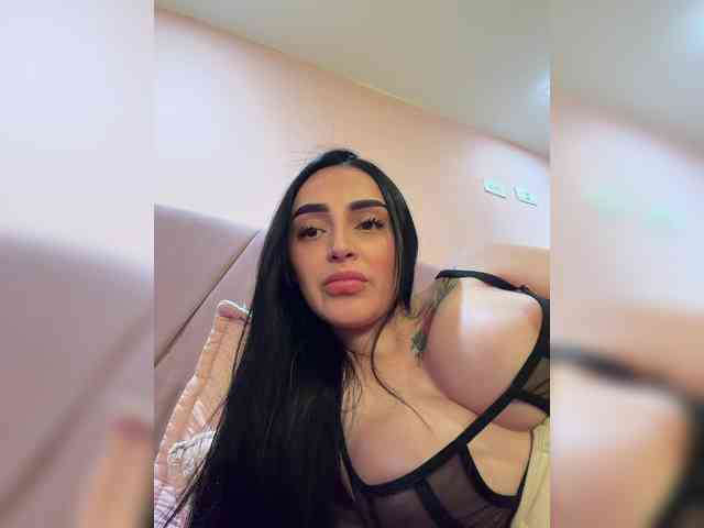 Modelo: AprilRosse