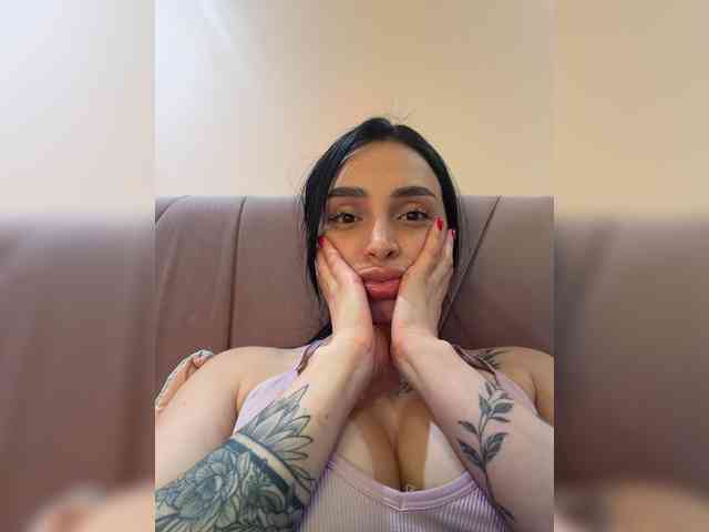 Modelo: AprilRosse