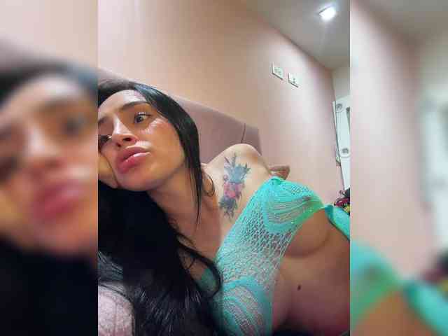 AprilRosse webcam