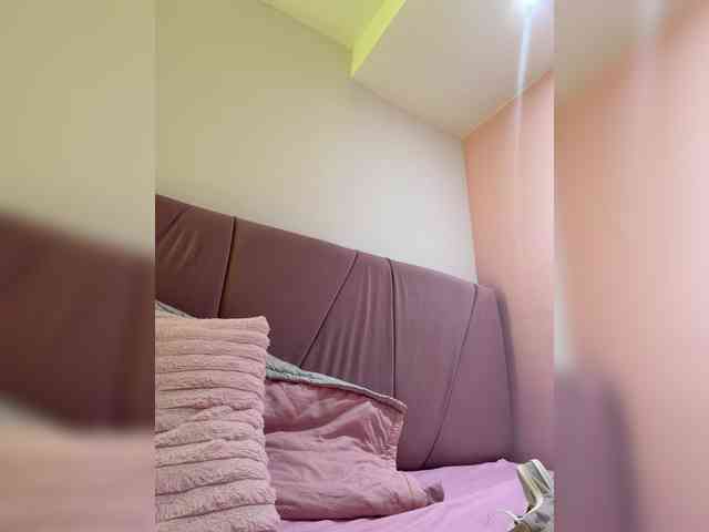 AprilRosse webcam