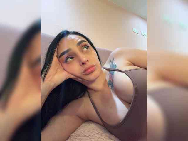 AprilRosse webcam