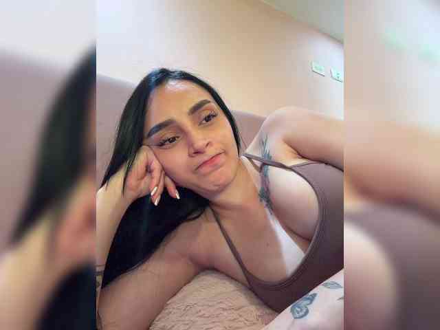AprilRosse webcam