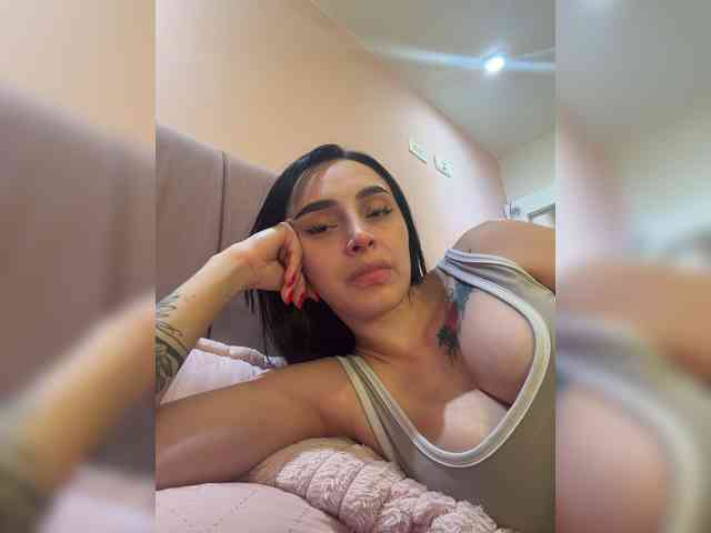 AprilRosse webcam