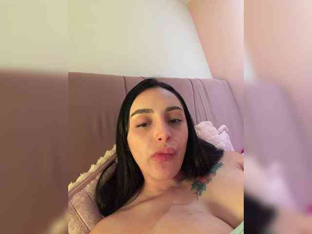 Modelo: AprilRosse