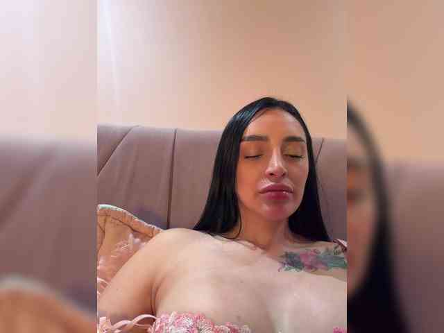 AprilRosse webcam