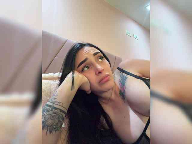 AprilRosse webcam