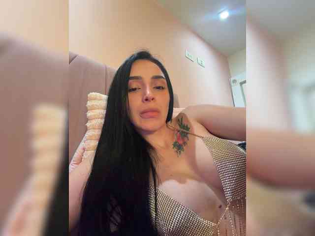 Model: AprilRosse