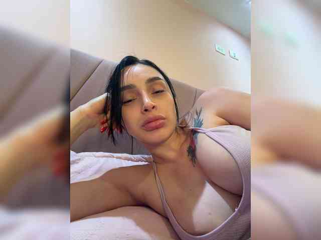 AprilRosse webcam