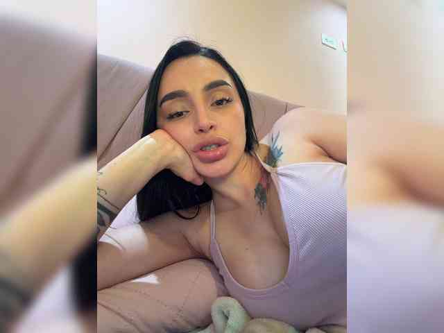 AprilRosse webcam