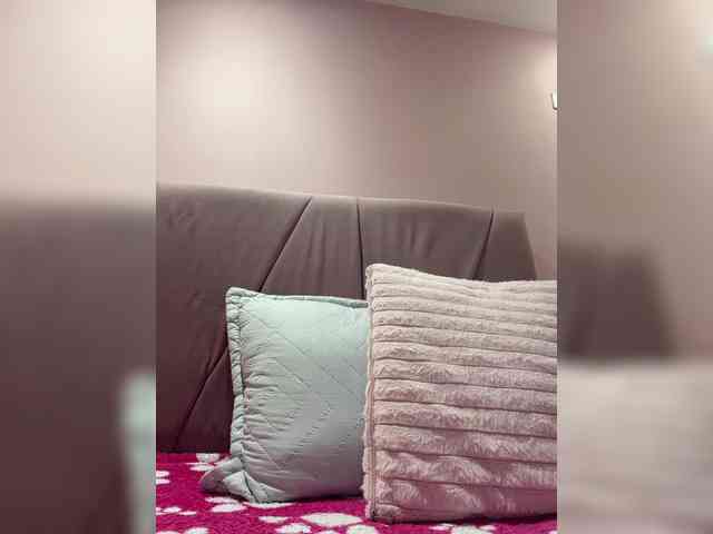 AprilRosse webcam