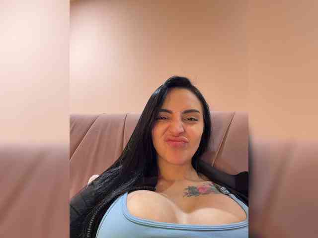 AprilRosse webcam