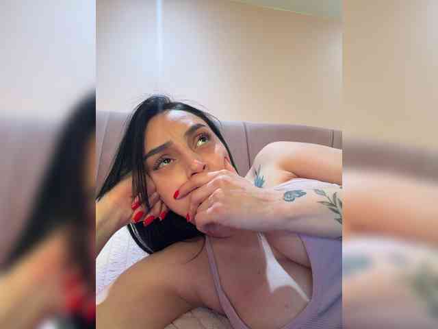 AprilRosse webcam