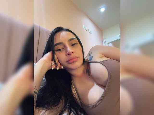 Model: AprilRosse