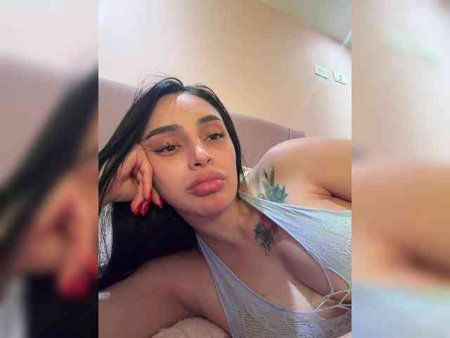 AprilRosse webcam