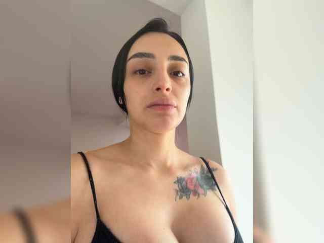 Modelo: AprilRosse