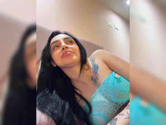 AprilRosse webcam