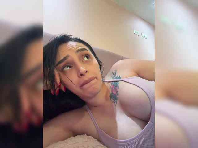 AprilRosse webcam