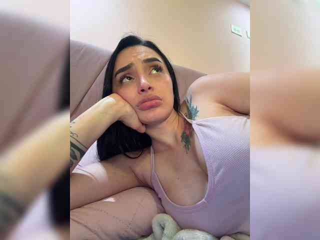 Modelo: AprilRosse