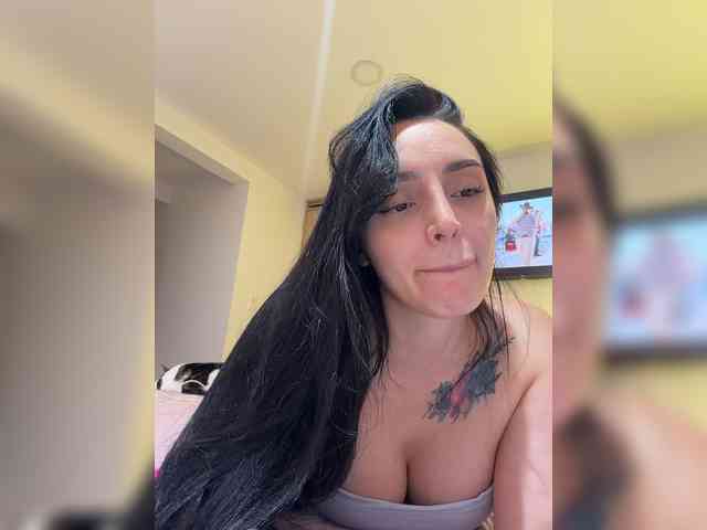 AprilRosse webcam