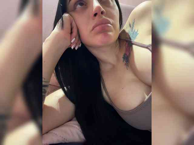 AprilRosse webcam
