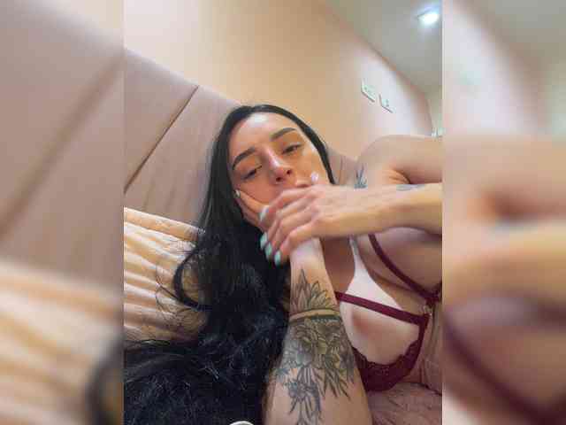 AprilRosse webcam