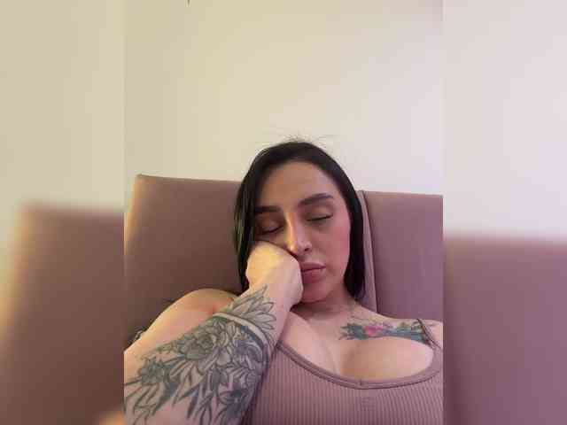 AprilRosse webcam