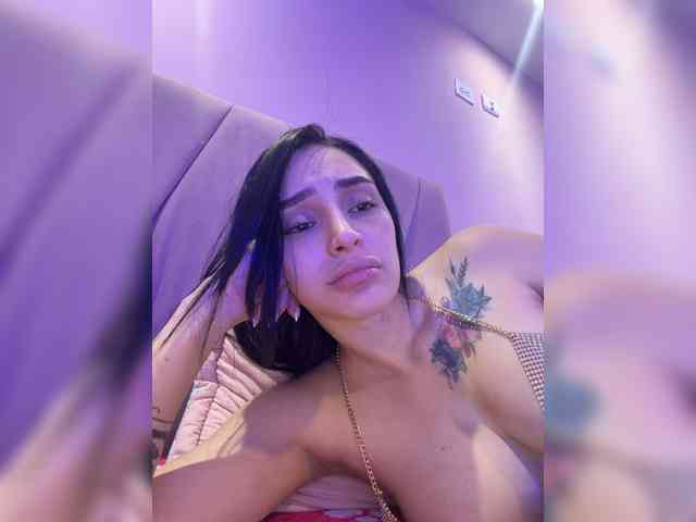 AprilRosse webcam