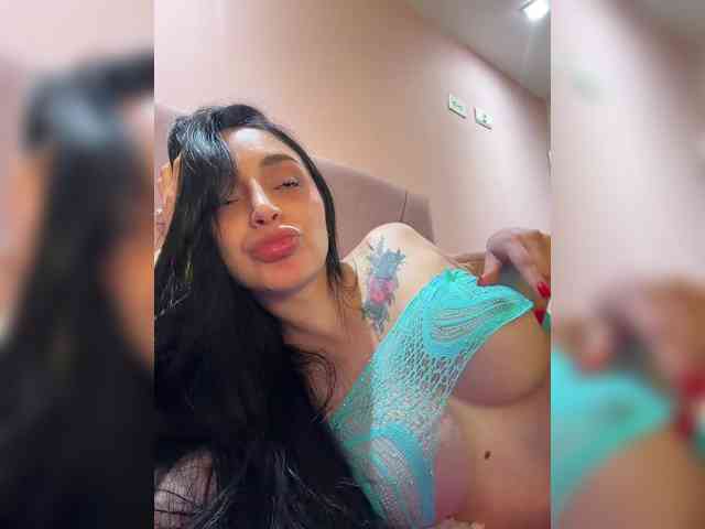 AprilRosse webcam
