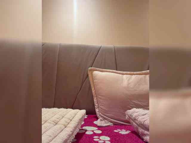 AprilRosse webcam