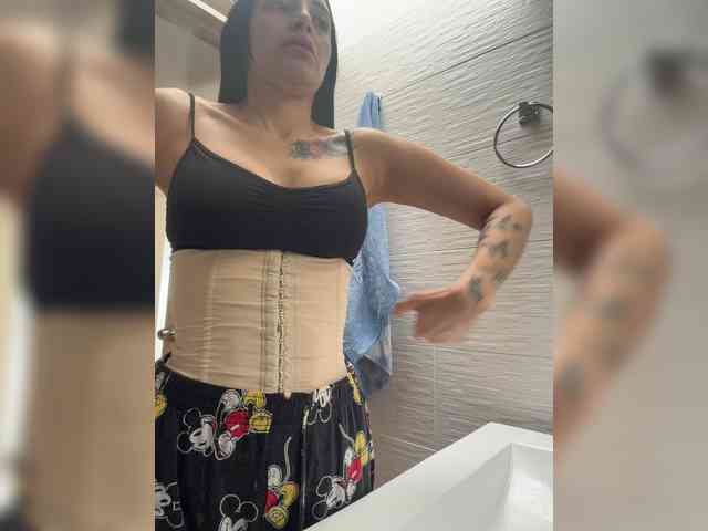 AprilRosse webcam