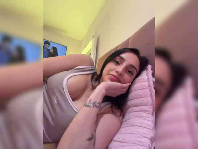 AprilRosse webcam