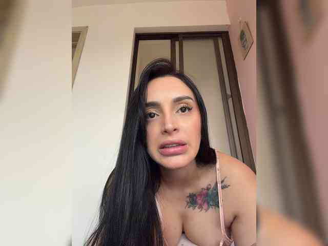 Model: AprilRosse